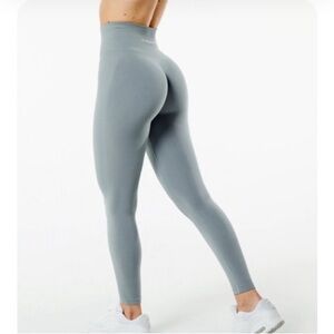 NWT Alphaalete Amplify Leggings | utility grey  | Size Small